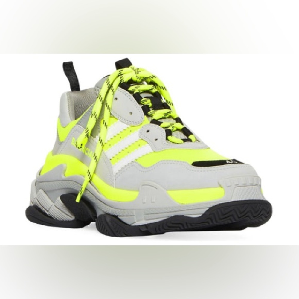 🔥🔥🔥 Adidas x Balenciaga Triple S Sneaker 'Fluo Yellow'
Size 10 US/43